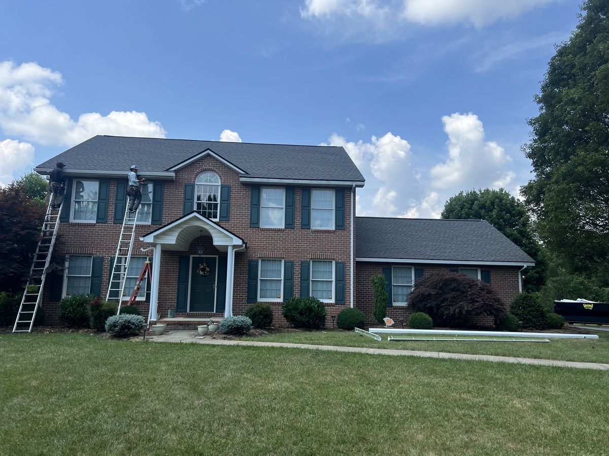 100 Twin Hills Lane , Fishersville, VA, US