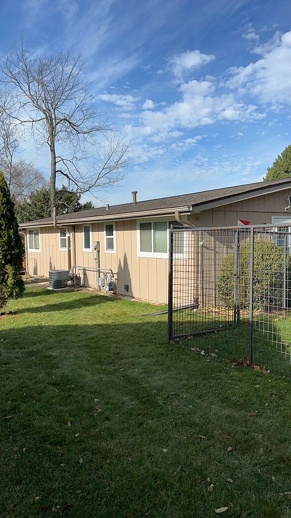 N63W34017 Bayview Road , Oconomowoc, WI, US