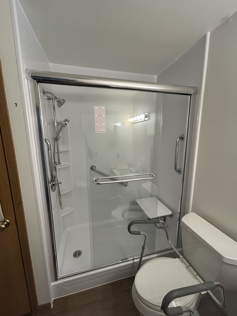 1097 Rock Ledge Lane , Neenah, WI, US