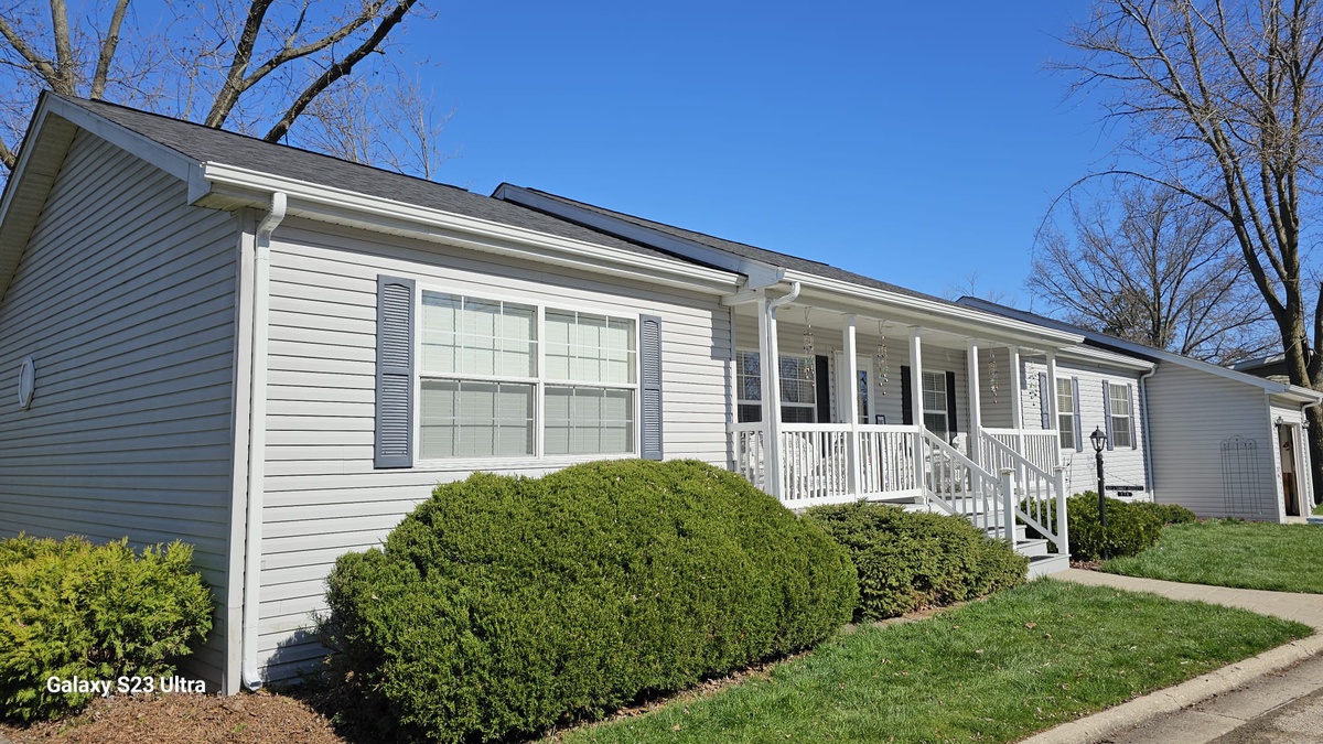 276 Catherine Lane , Elgin, IL, US