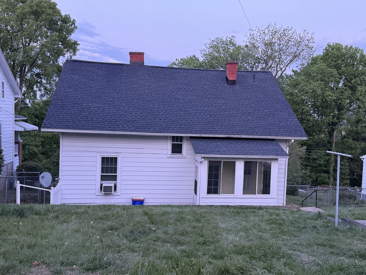 320 Institute Street , Staunton, VA, US