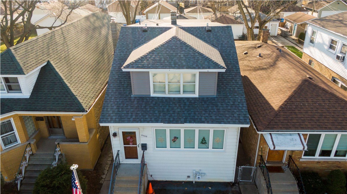 6062 North Naples Avenue , Chicago, IL, US
