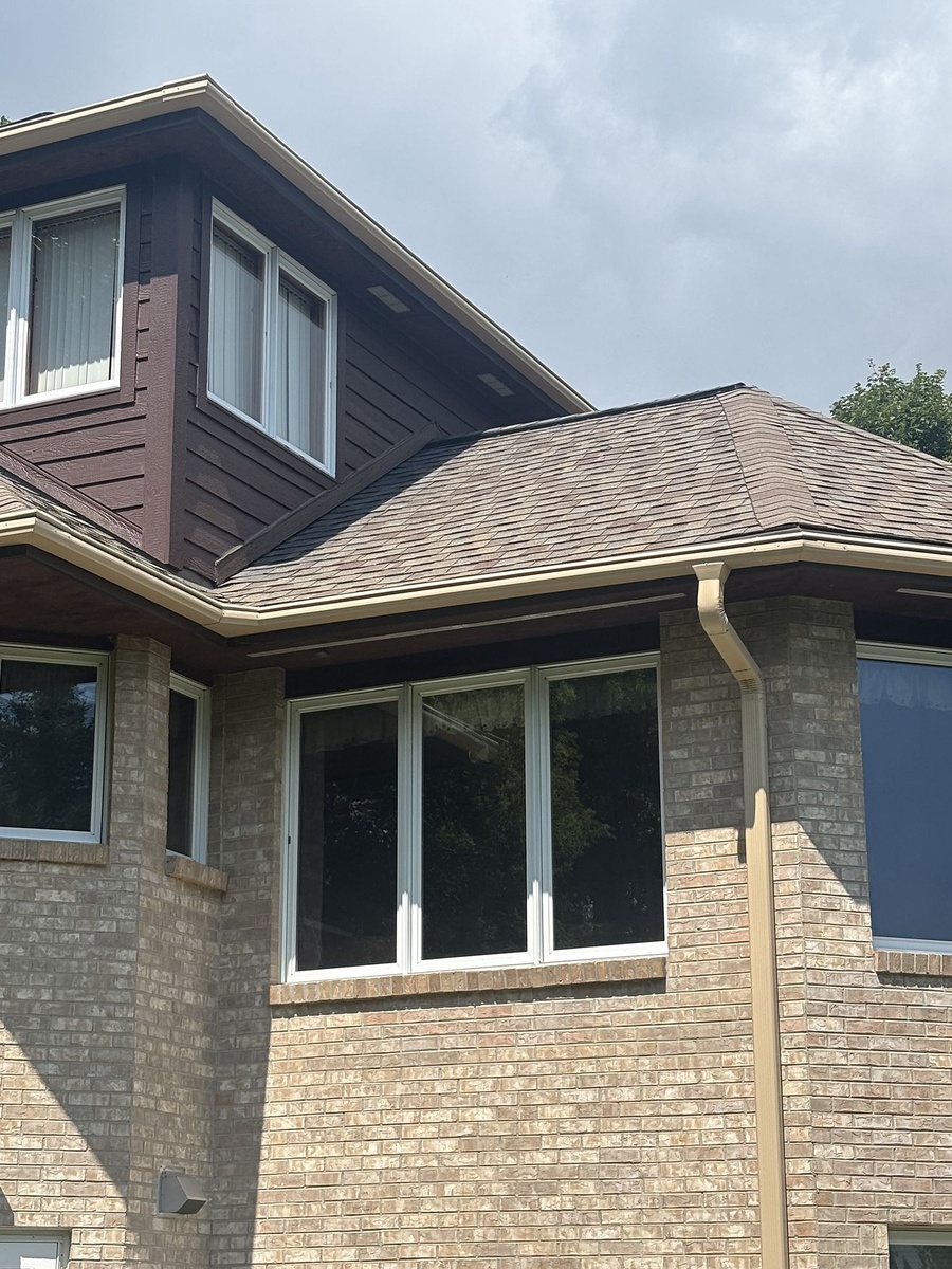 1906 Maple Road , Grafton, WI, US