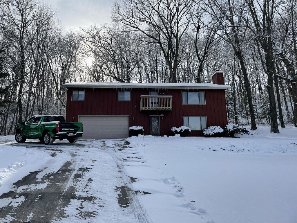 N65W26283 Lake Drive , Sussex, WI, US
