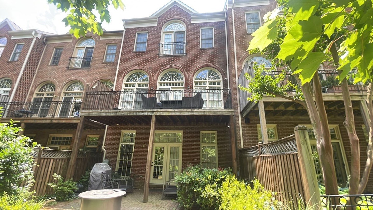 4011 Mansion Drive Northwest , Washington, DC, US