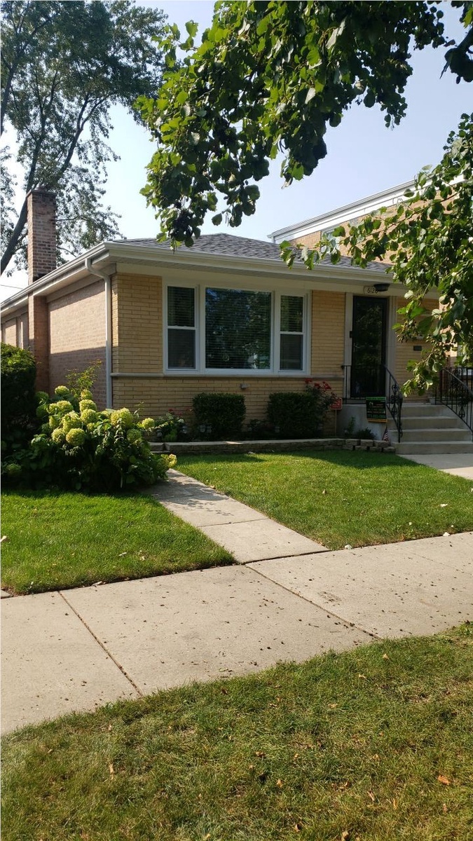 6120 North Harding Avenue , Chicago, IL, US
