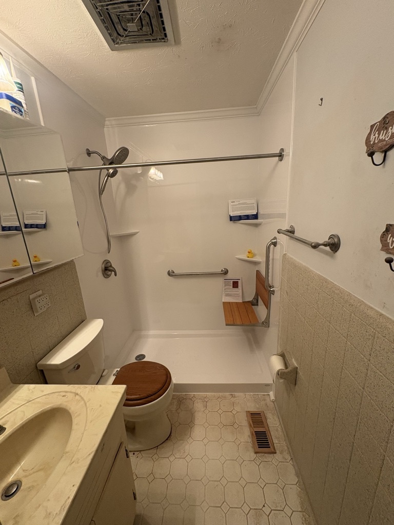4234 Alabama 51 , Opelika, AL, US