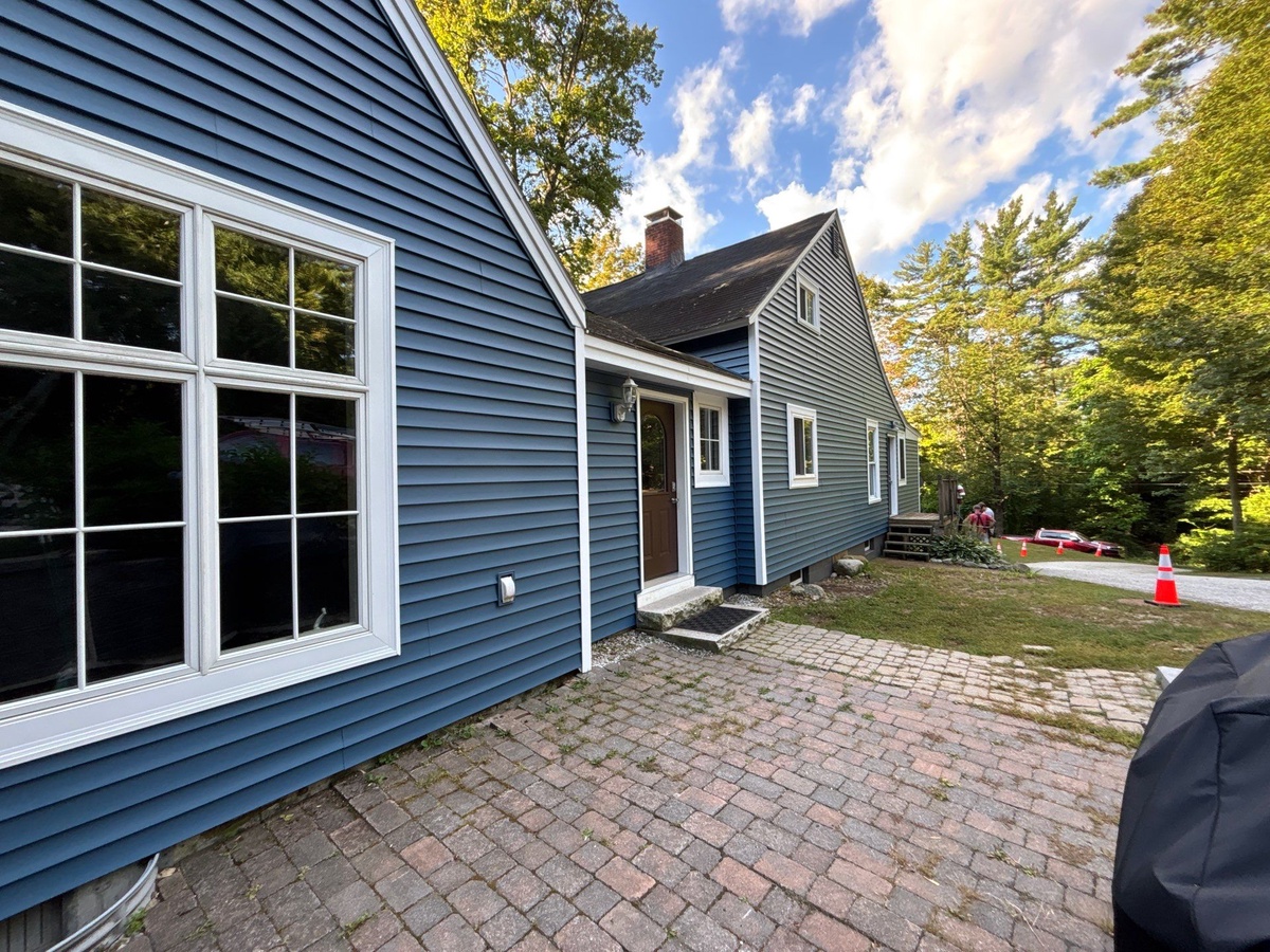 487 Berry Brook Lane , Pembroke, NH, US