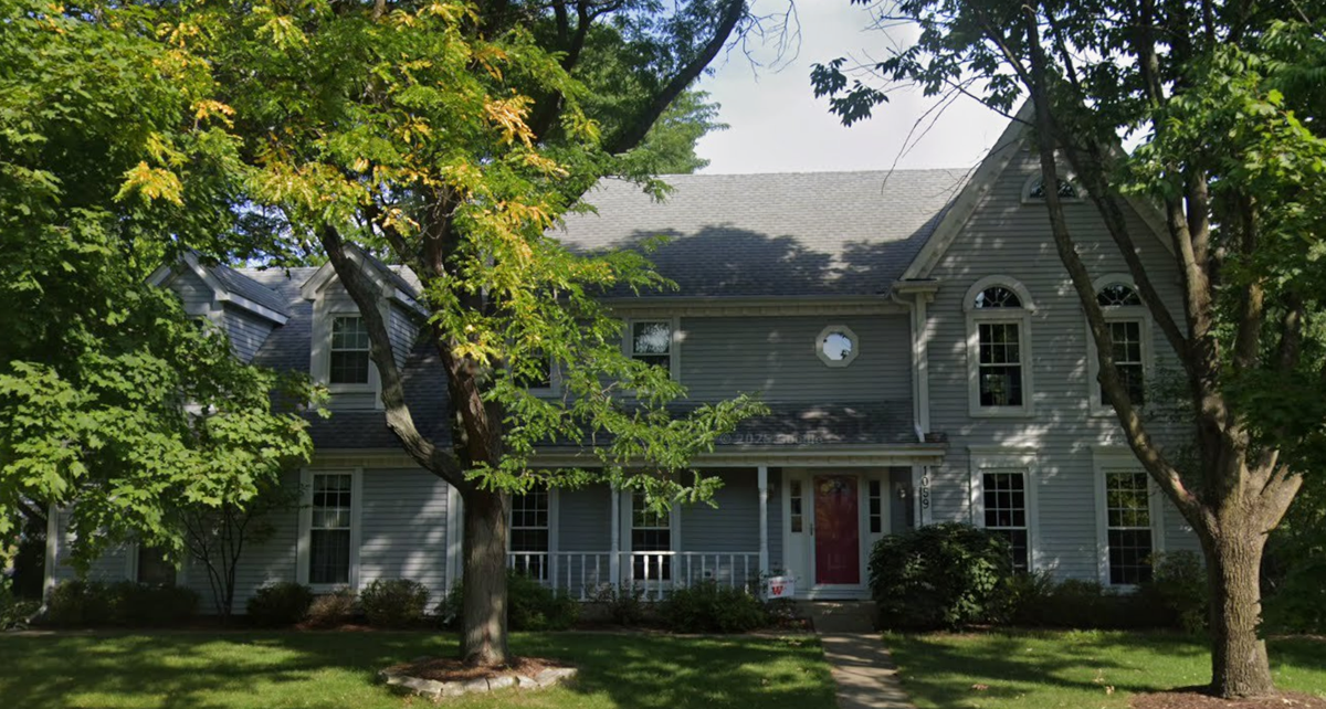 1059 Buckingham Drive , Wheaton, IL, US
