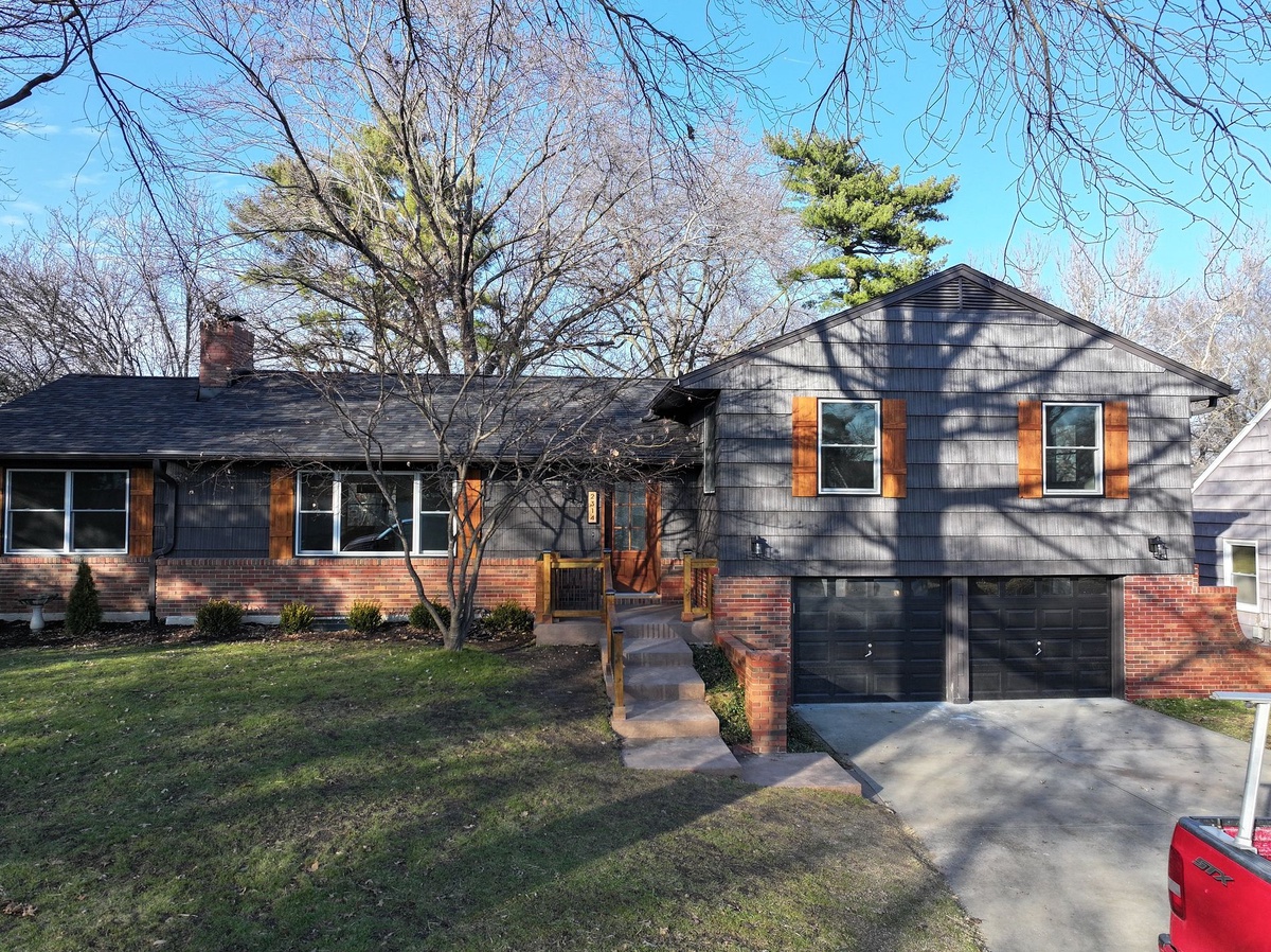 2314 West 74th Street , Prairie Village, KS, US