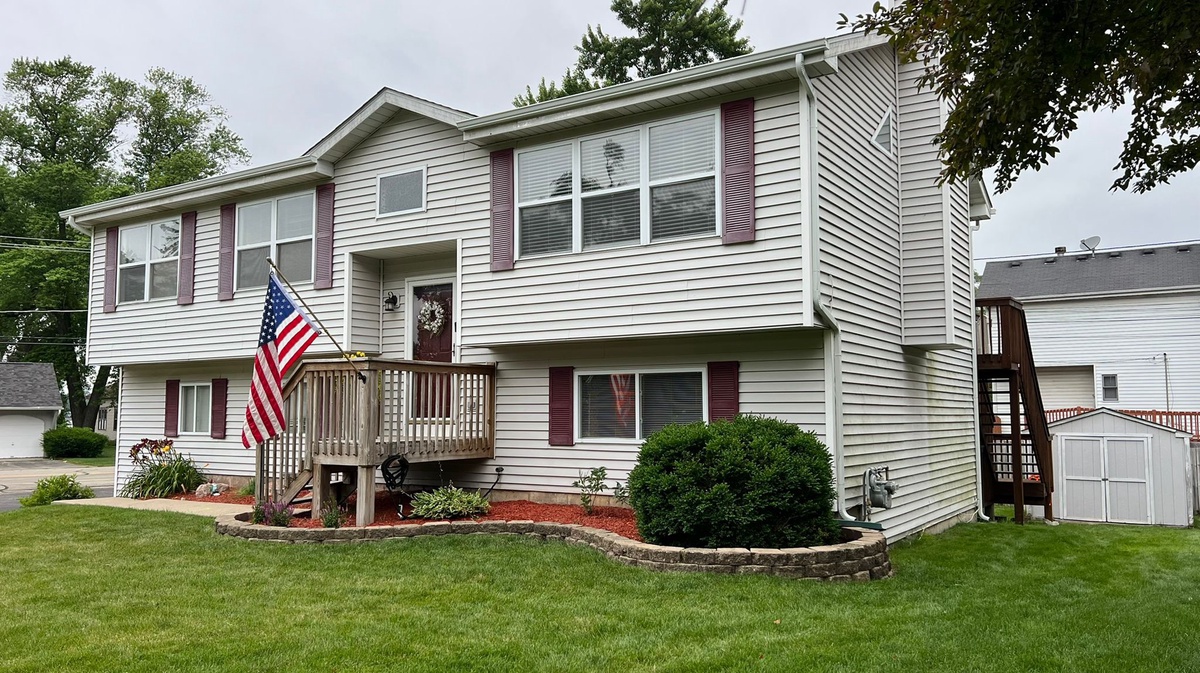 716 1st Street , Holiday Hills, IL, US