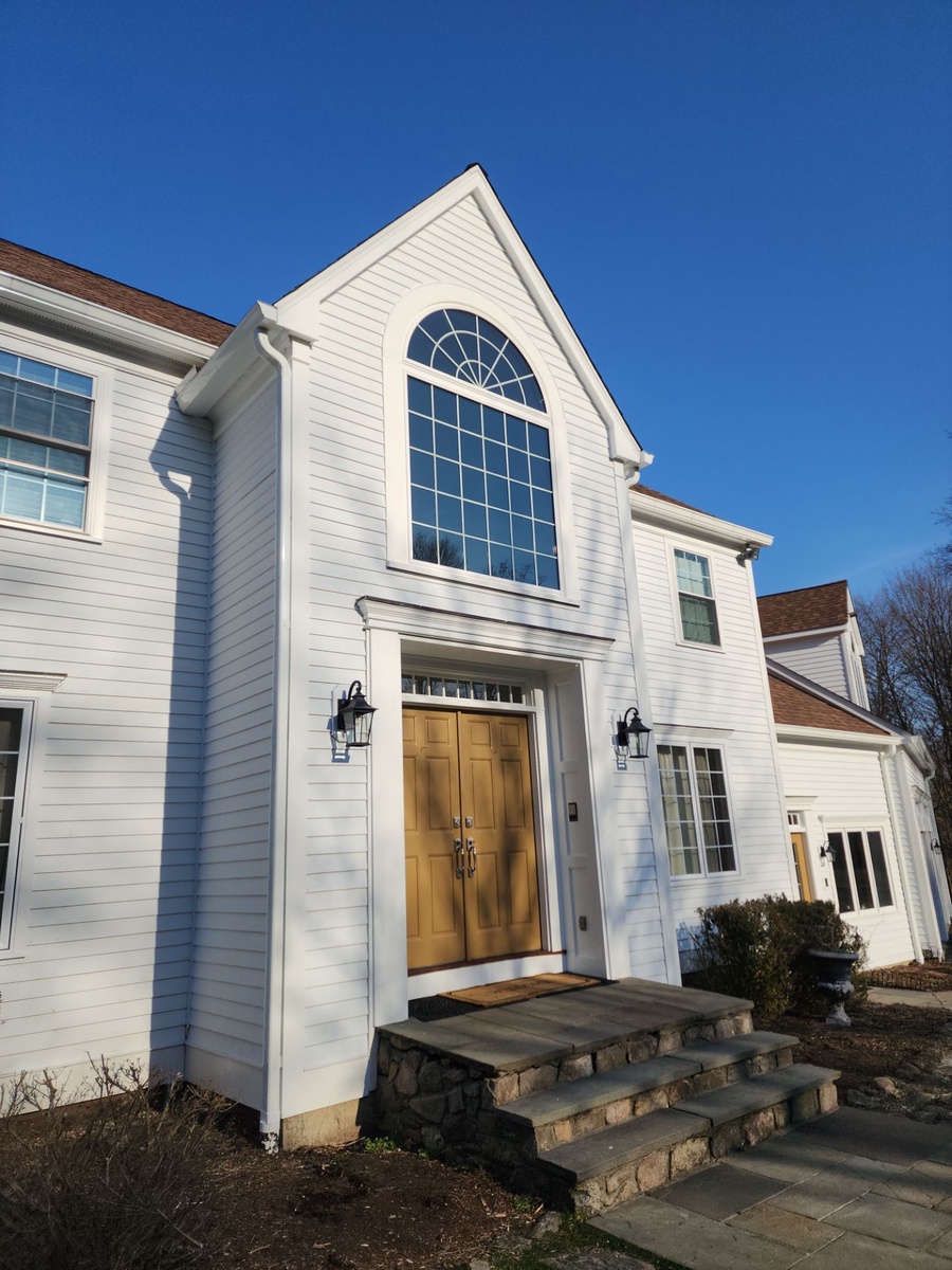 1 Phyllis Lane , Newtown, CT, US