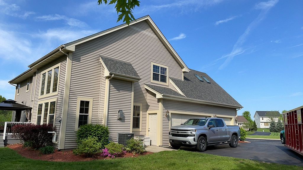 132 Frederick Court , Dousman, WI, US