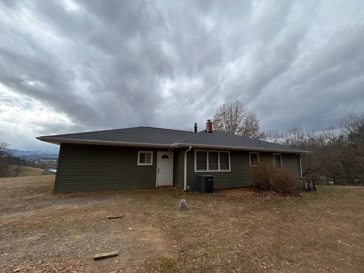 169 Vista Lane , Canton, NC, US