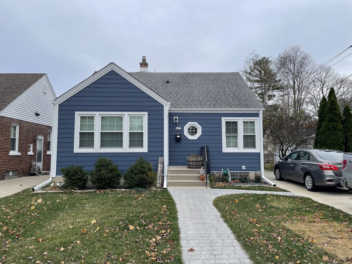 4822 North Elkhart Avenue , Whitefish Bay, WI, US