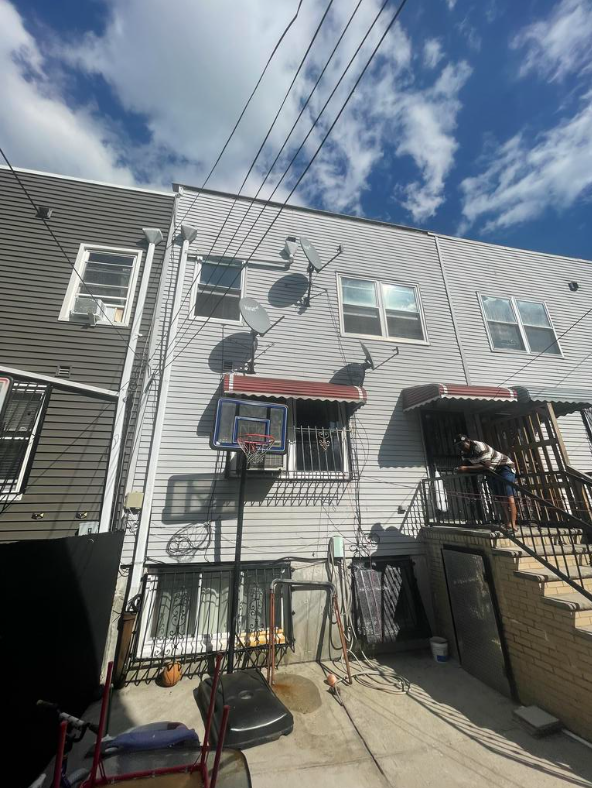 154 Saratoga Avenue , Brooklyn, NY, US