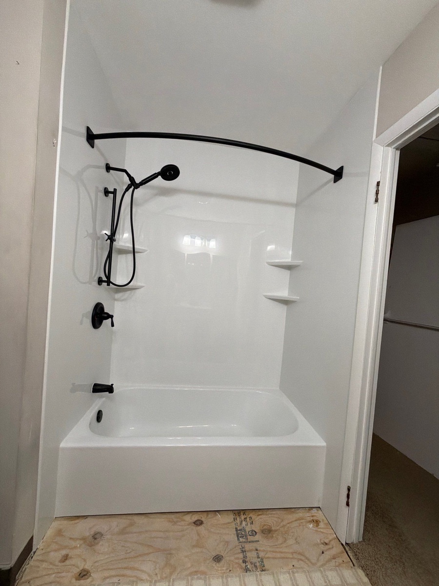 121 Deptford Road , Glassboro, NJ, US