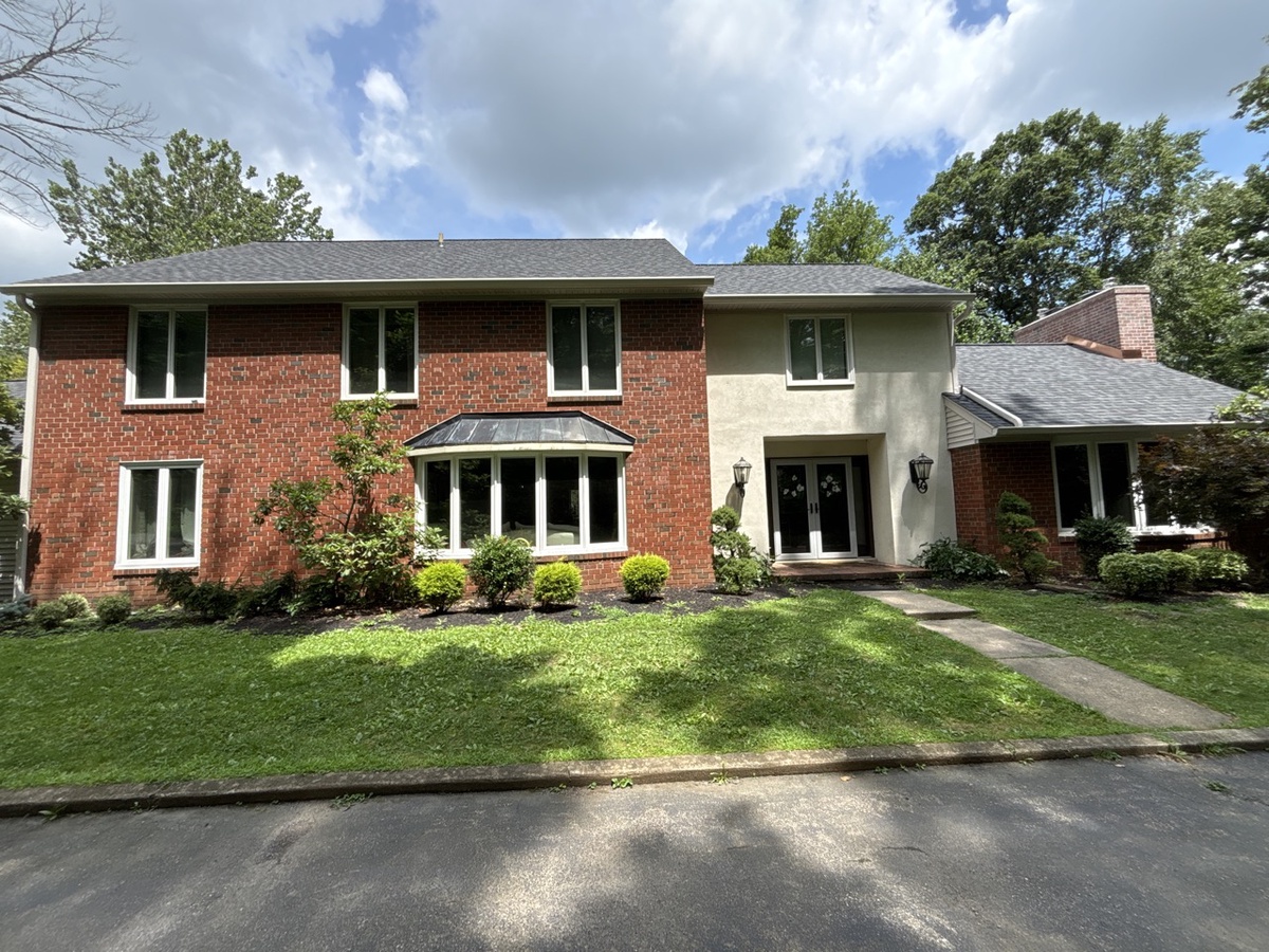 864 Briarwood Road , Newtown Square, PA, US