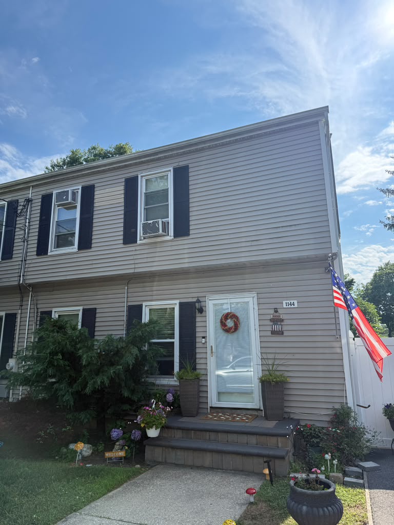 1144 East 3rd Avenue , Bay Shore, NY, US