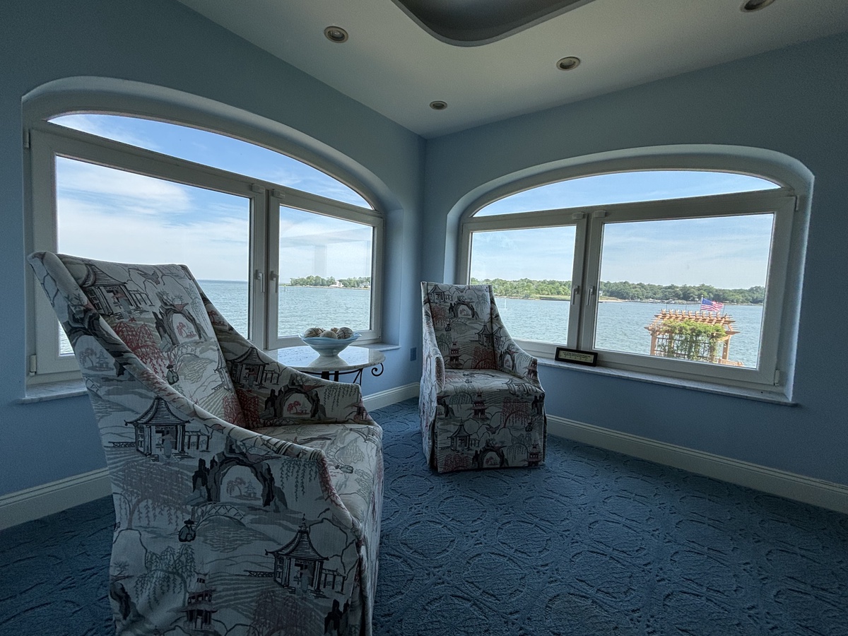 2292 Lake Drive , Pasadena, MD, US