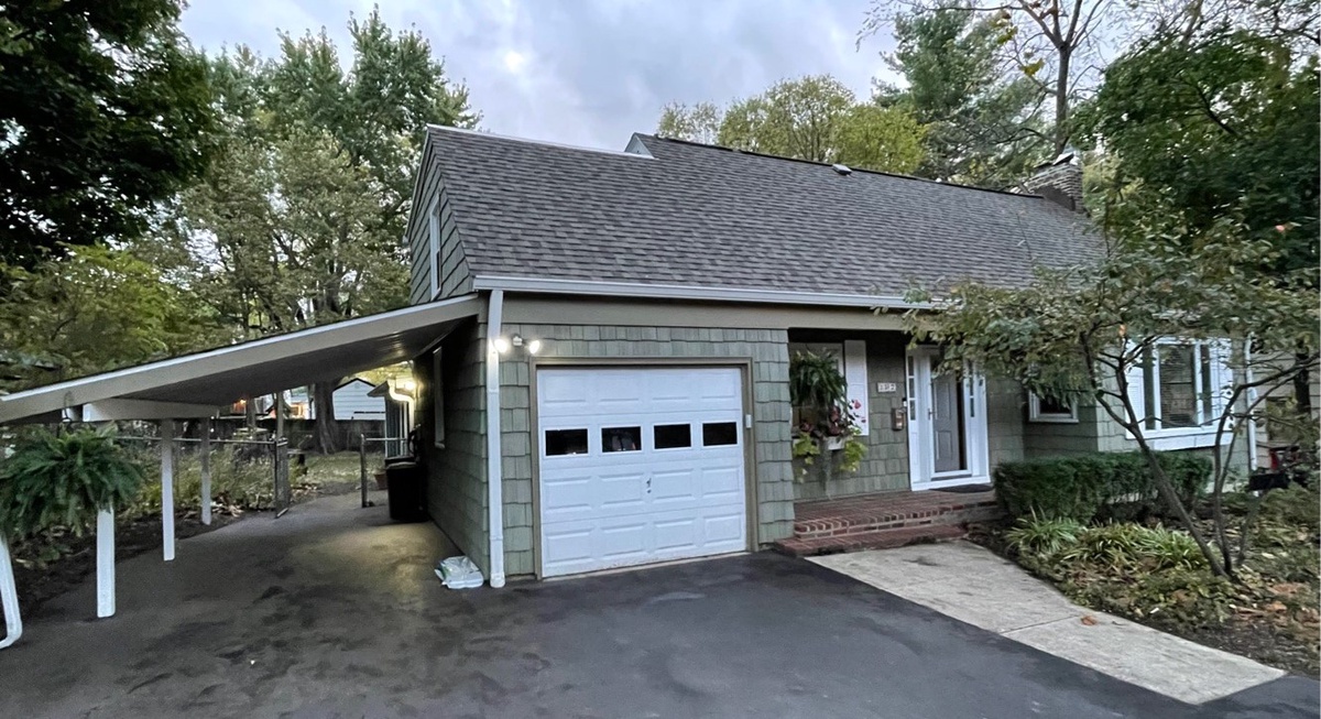 197 W South St , Worthington, OH, US