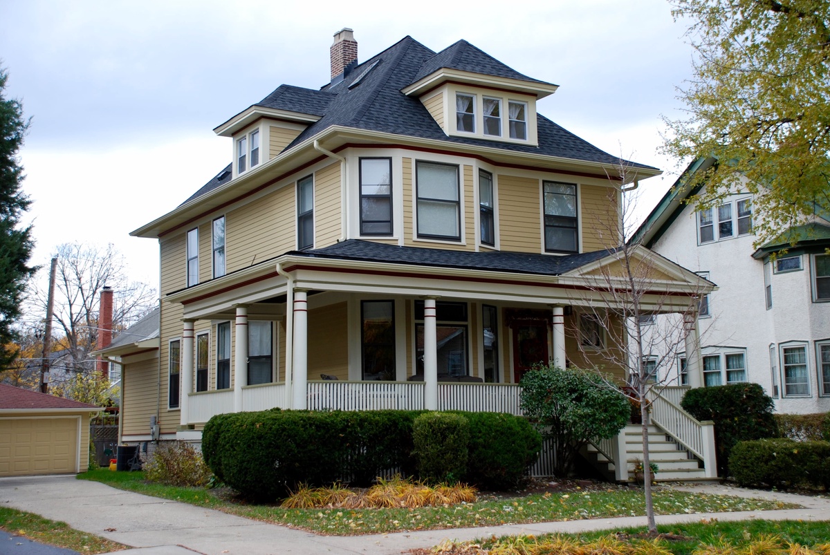 120 South Catherine Avenue , La Grange, IL, US
