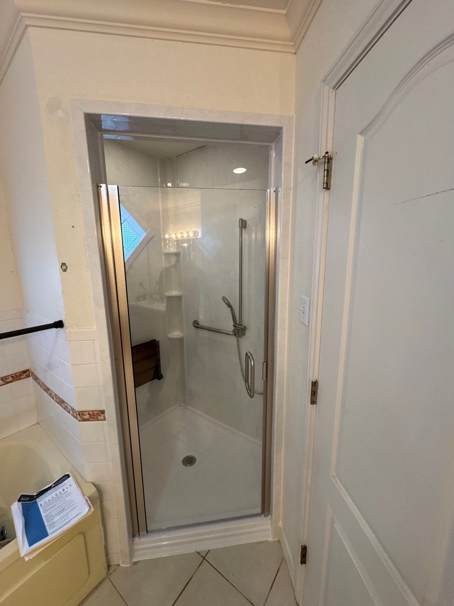 9002 Lady Di Loop , Laredo, TX, US