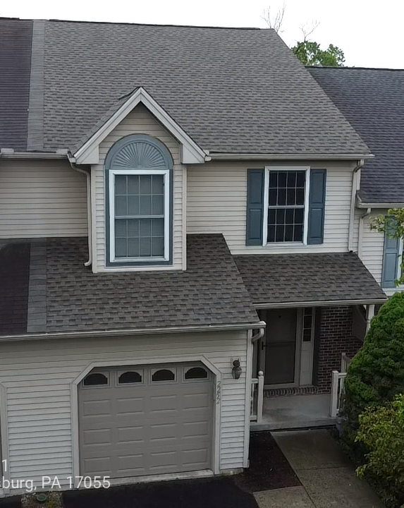 2252 Old Hollow Road , Mechanicsburg, PA, US