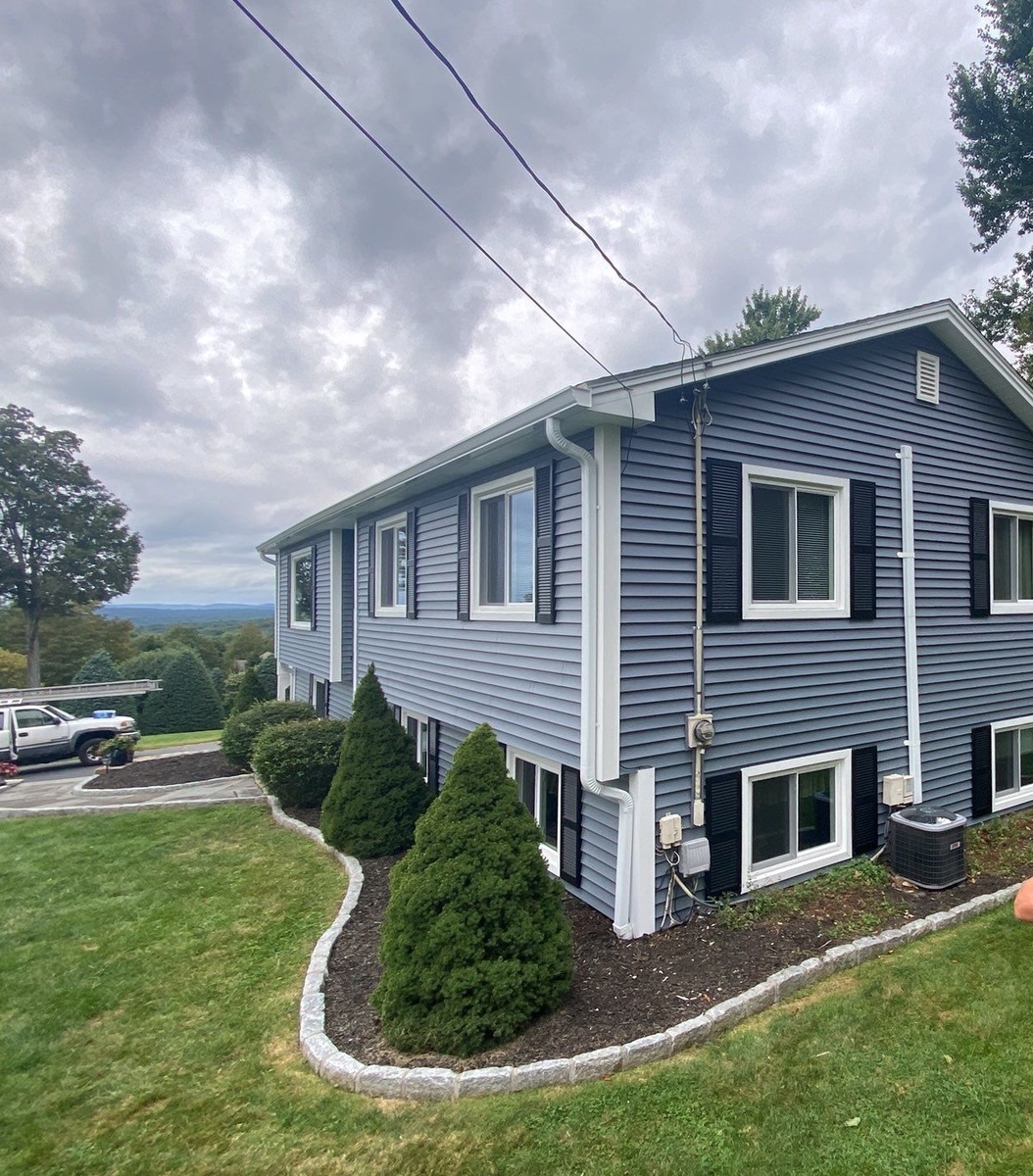 50 West Flat Hill Road , Southbury, CT, US