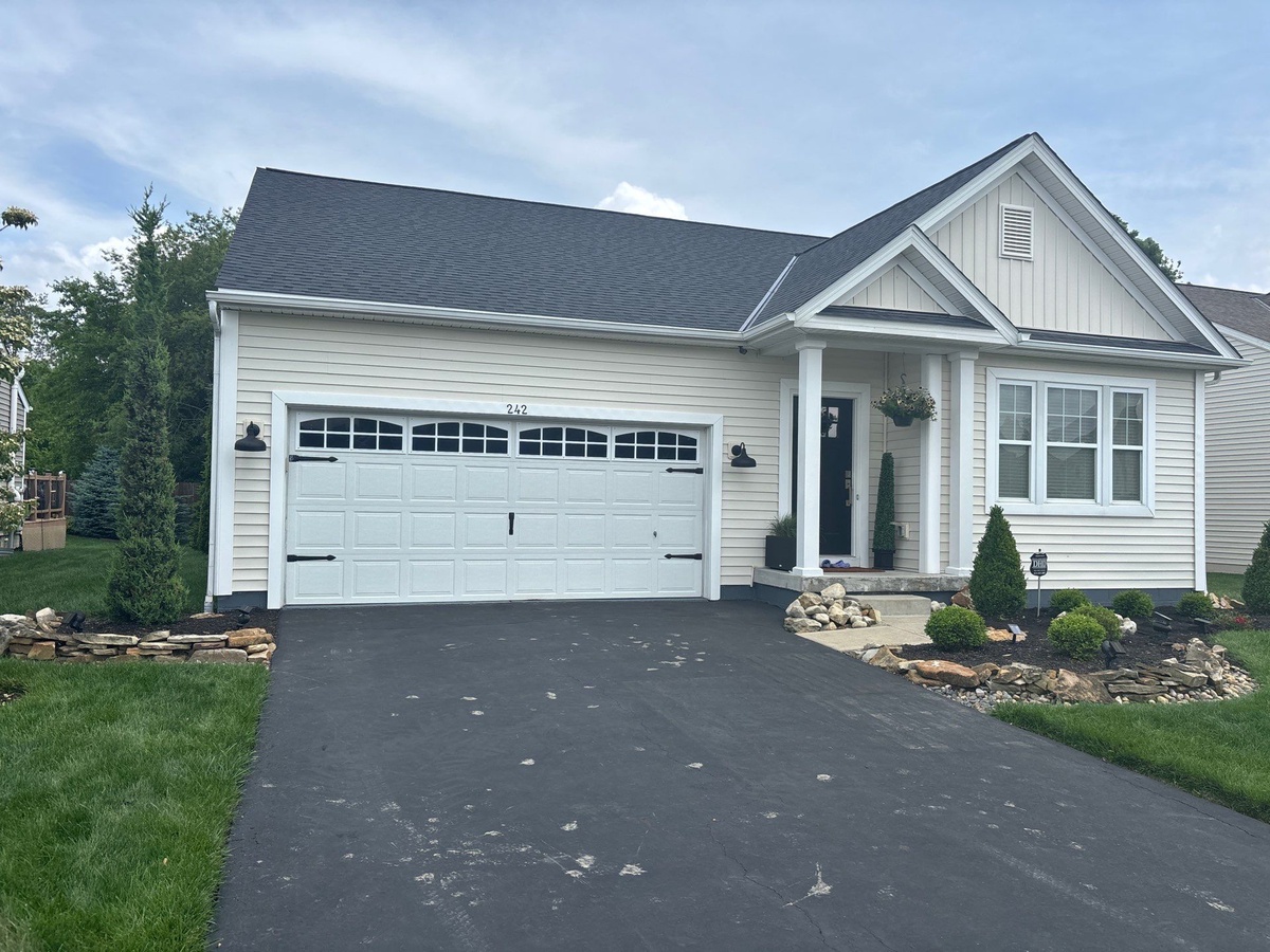242 Rockbrook Crossing Avenue , Galloway, OH, US