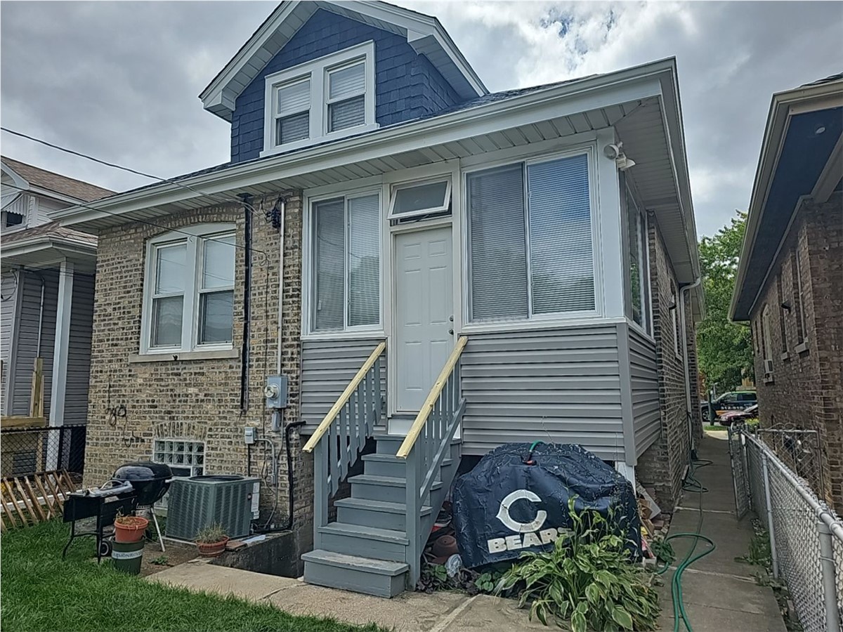 5448 West Cullom Avenue , Chicago, IL, US