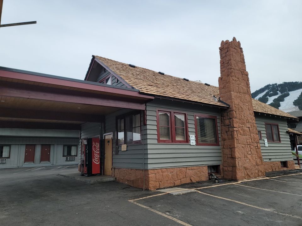 43 W PEARL AVE , JACKSON, WY, US