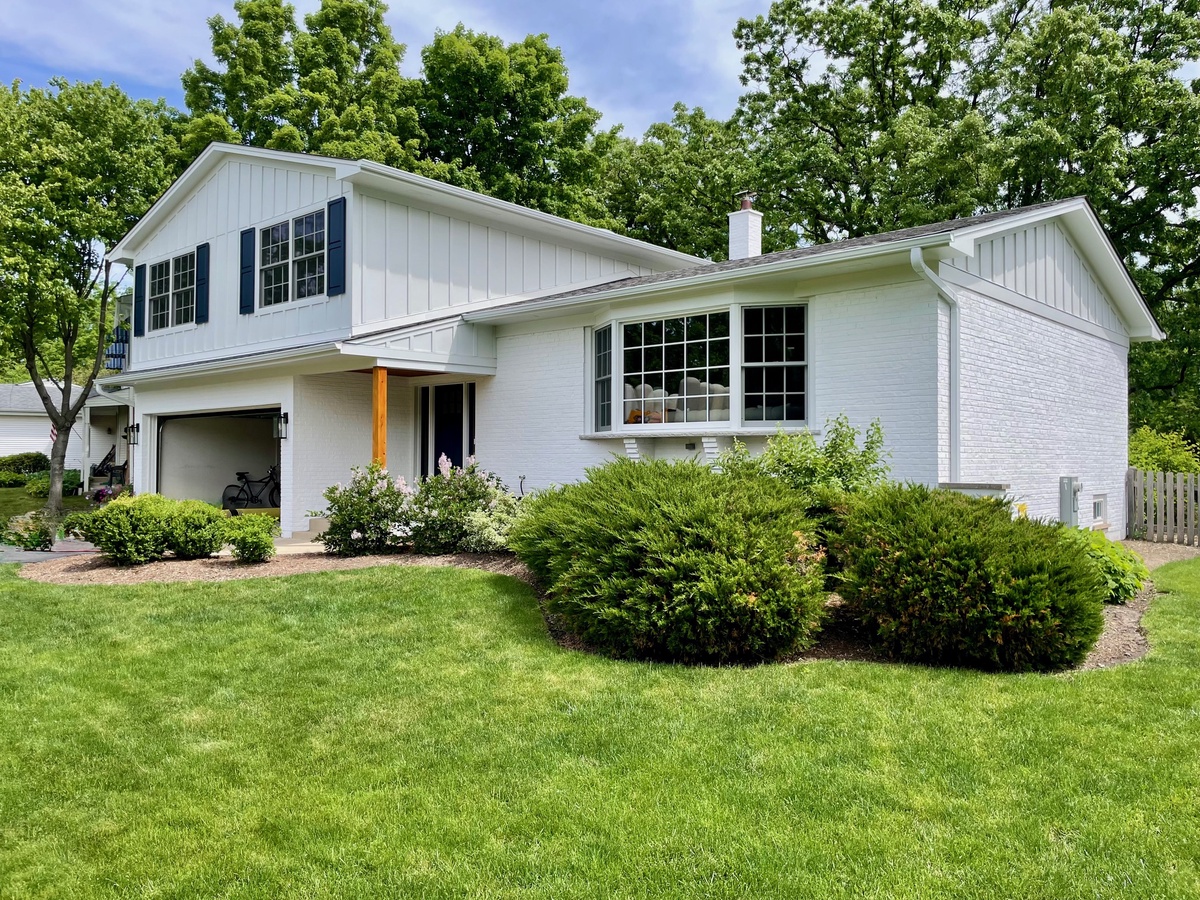 825 Valley Road , Lake Forest, IL, US