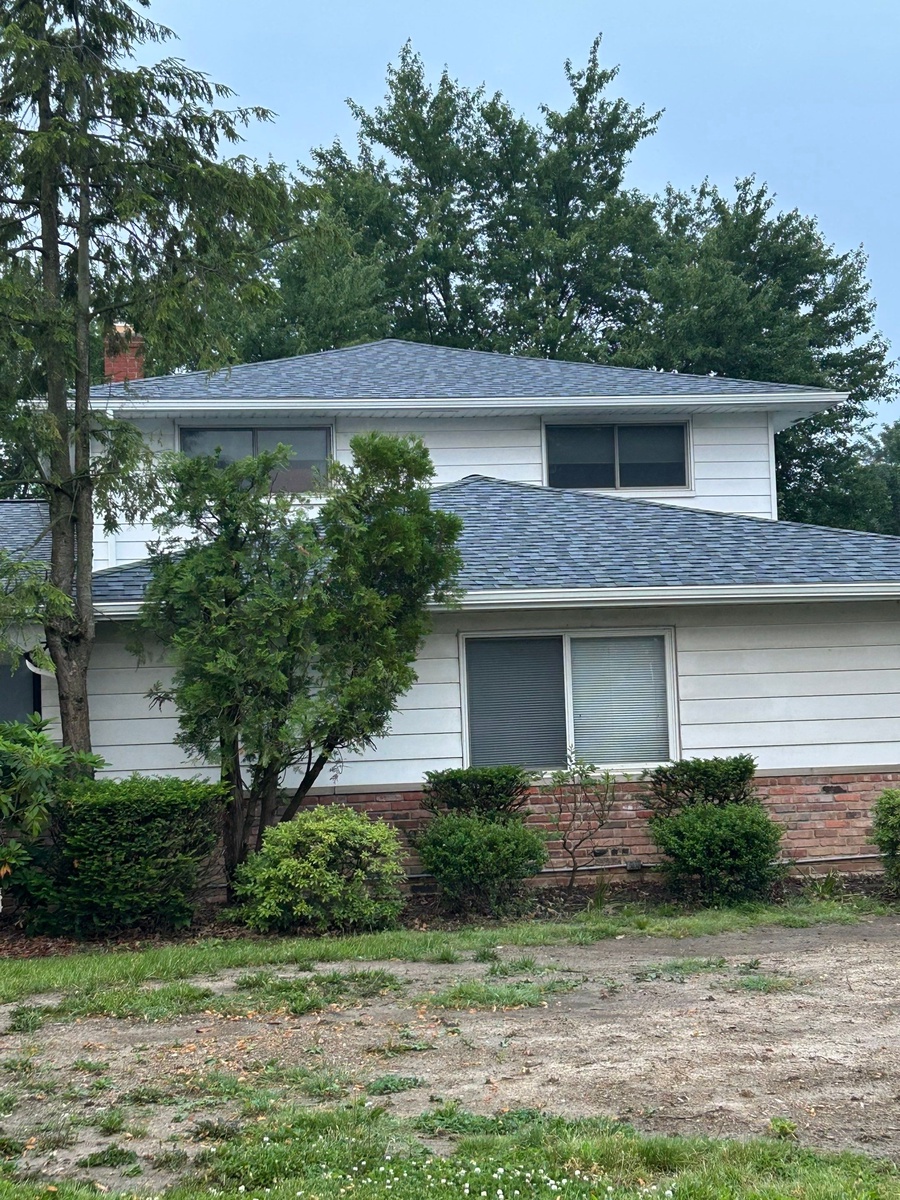 2074 Aldersgate Drive , Lyndhurst, OH, US