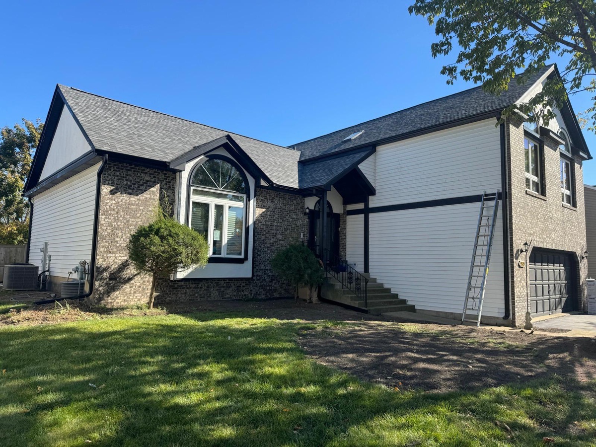 250 Hidden Creek Road , Lake Zurich, IL, US