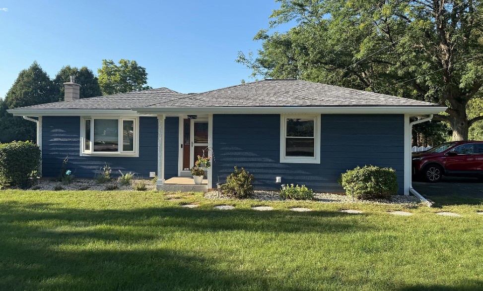 310 East Ottawa Avenue , Dousman, WI, US