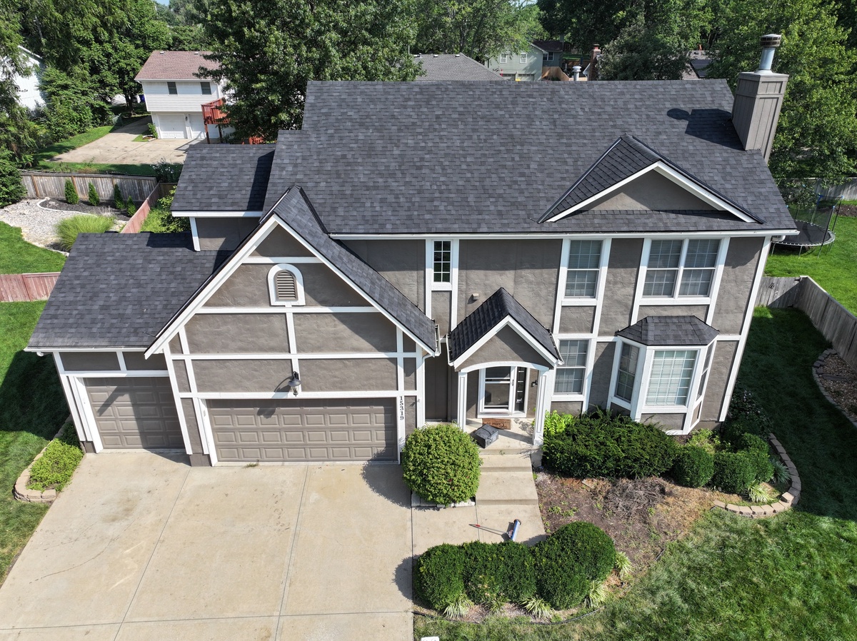 15319 South Navaho Drive , Olathe, KS, US