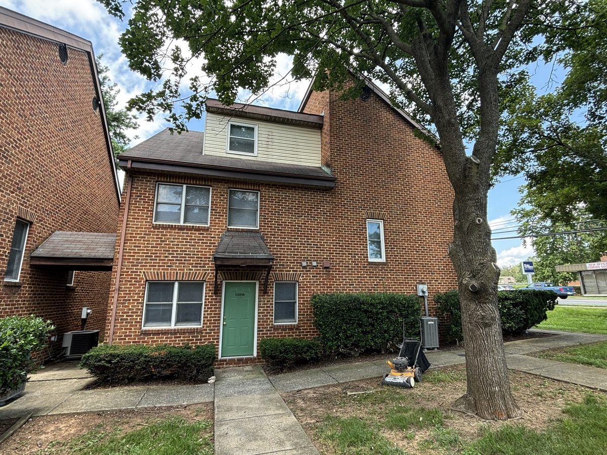 1321 South Main Street , Harrisonburg, VA, US
