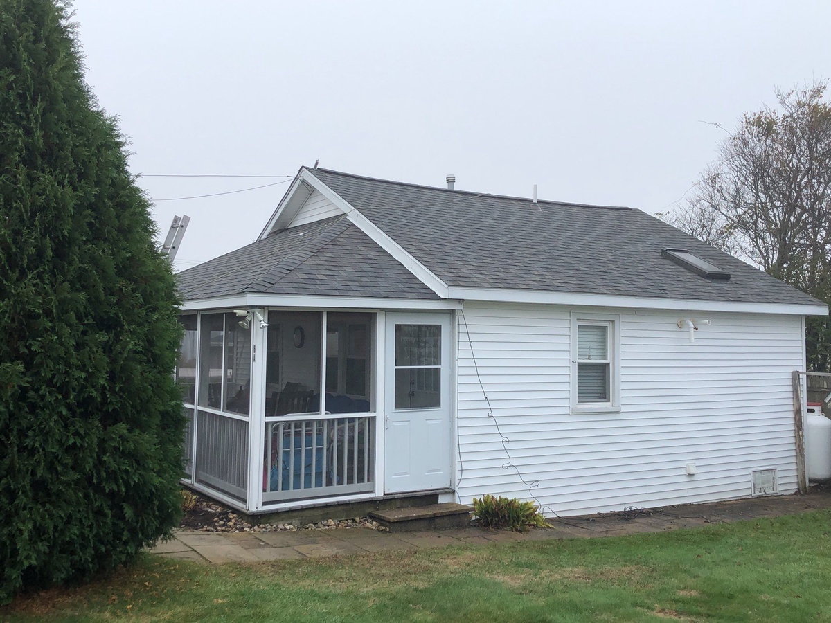 6 Maple Avenue , Narragansett, RI, US