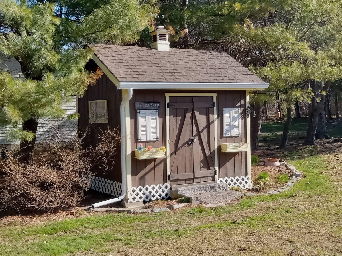 6 Hempstead Avenue , Bangor, ME, US