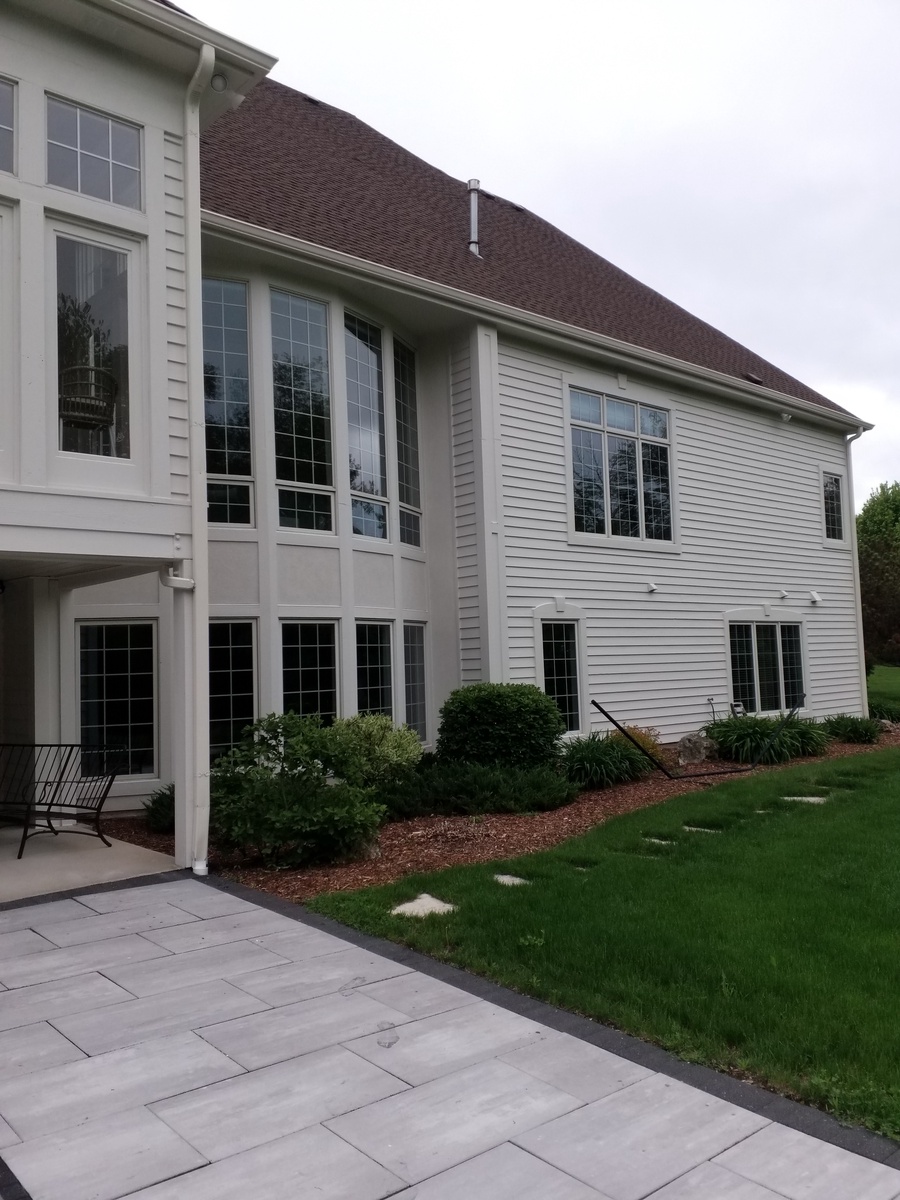 William P. 7033 West Overlook Court, Mequon, WI