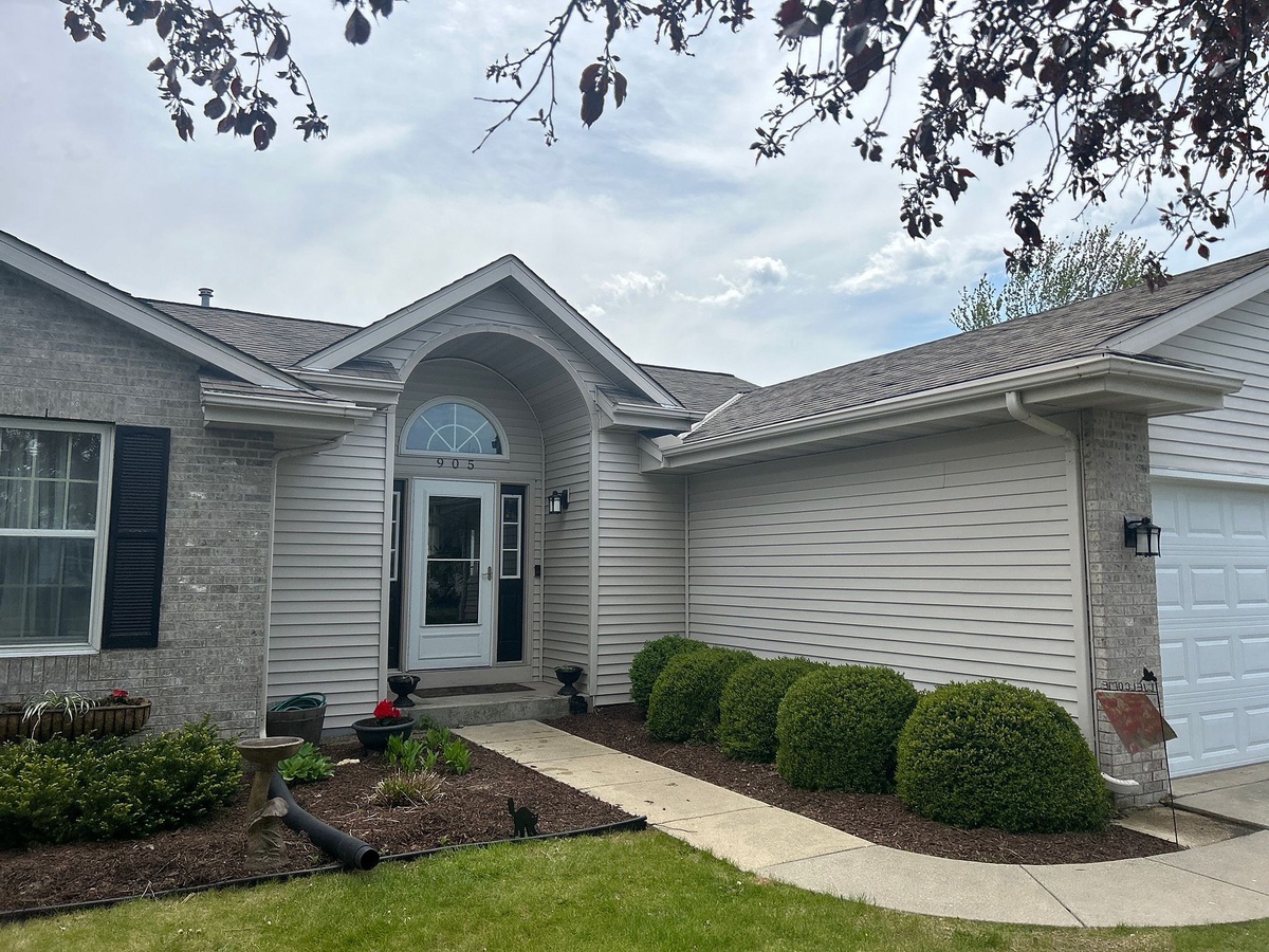 905 Crestview Drive , Watertown, WI, US