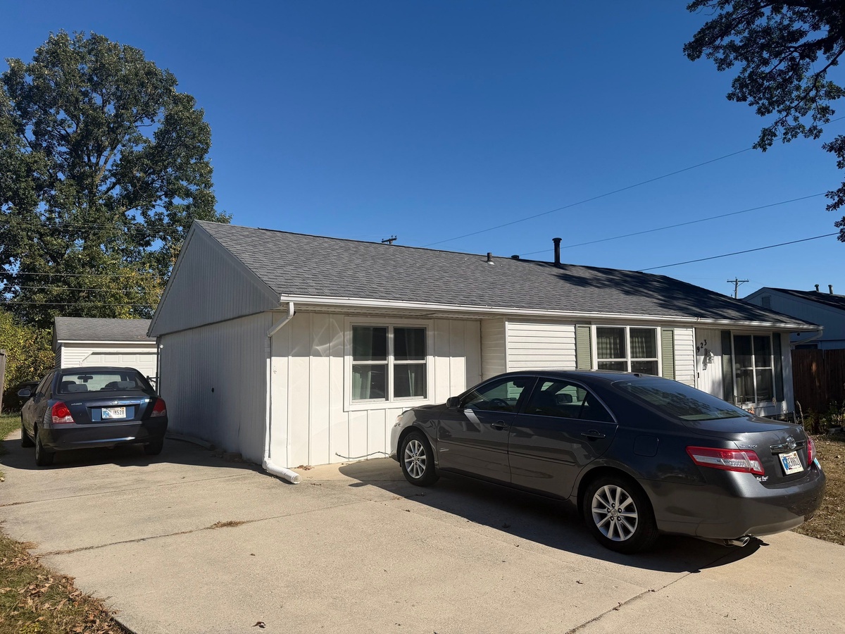 923 Cherryblossom Lane , Fort Wayne, IN, US