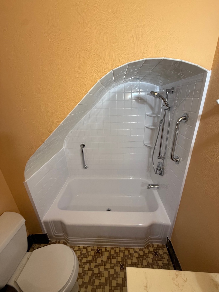 1303 Waldo Boulevard , Manitowoc, WI, US