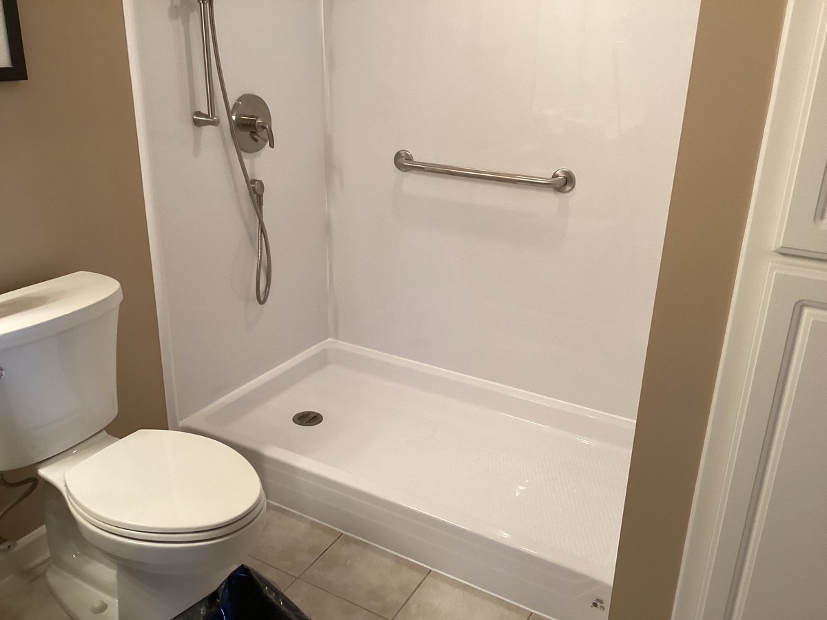 1678 Twin Lakes Circle , Green Bay, WI, US