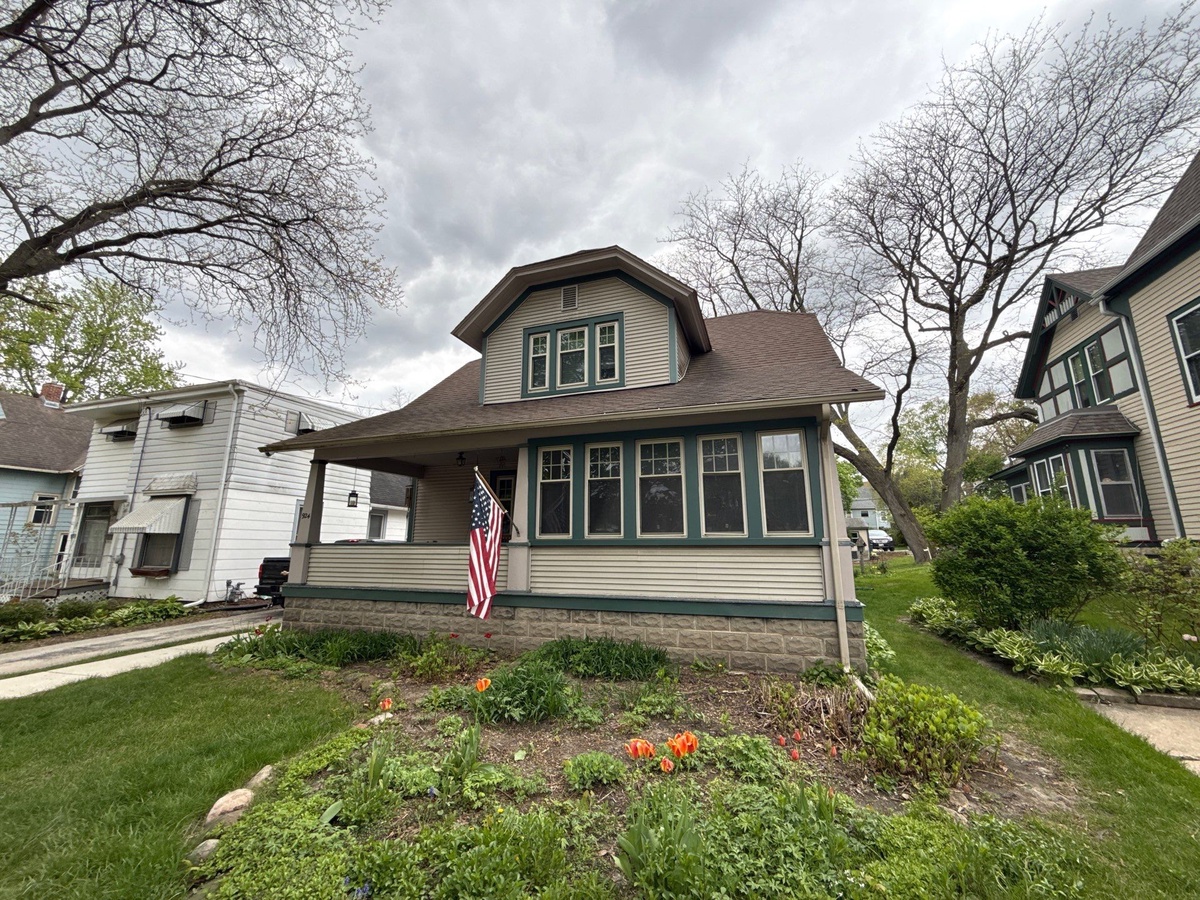 Bruce B. 924 Oakland Ave, Waukesha, WI