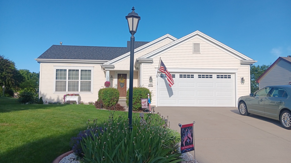 W143N9914 Ridgewood Lane , Germantown, WI, US