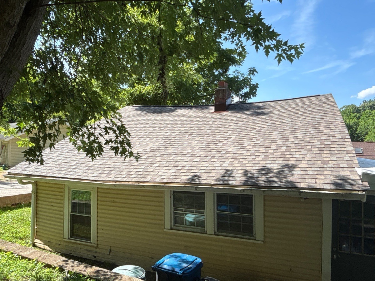 67 Lewis Street , Canton, NC, US