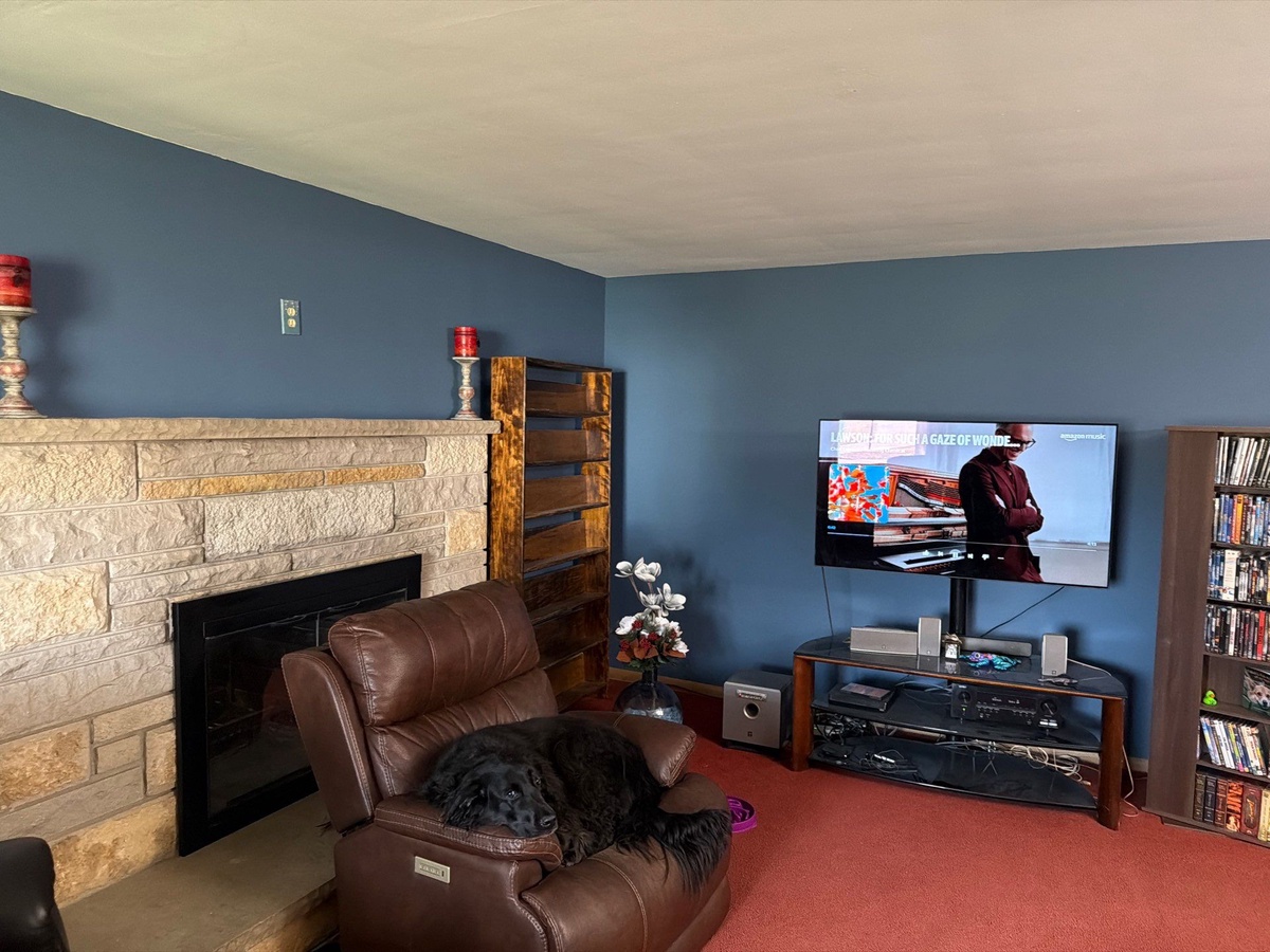 Richard B. N76W14375 Lari Lou Dr, Menomonee Falls, WI