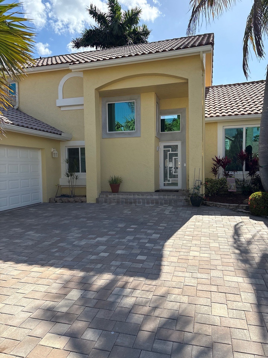 1040 Capistrano , Weston, FL, US